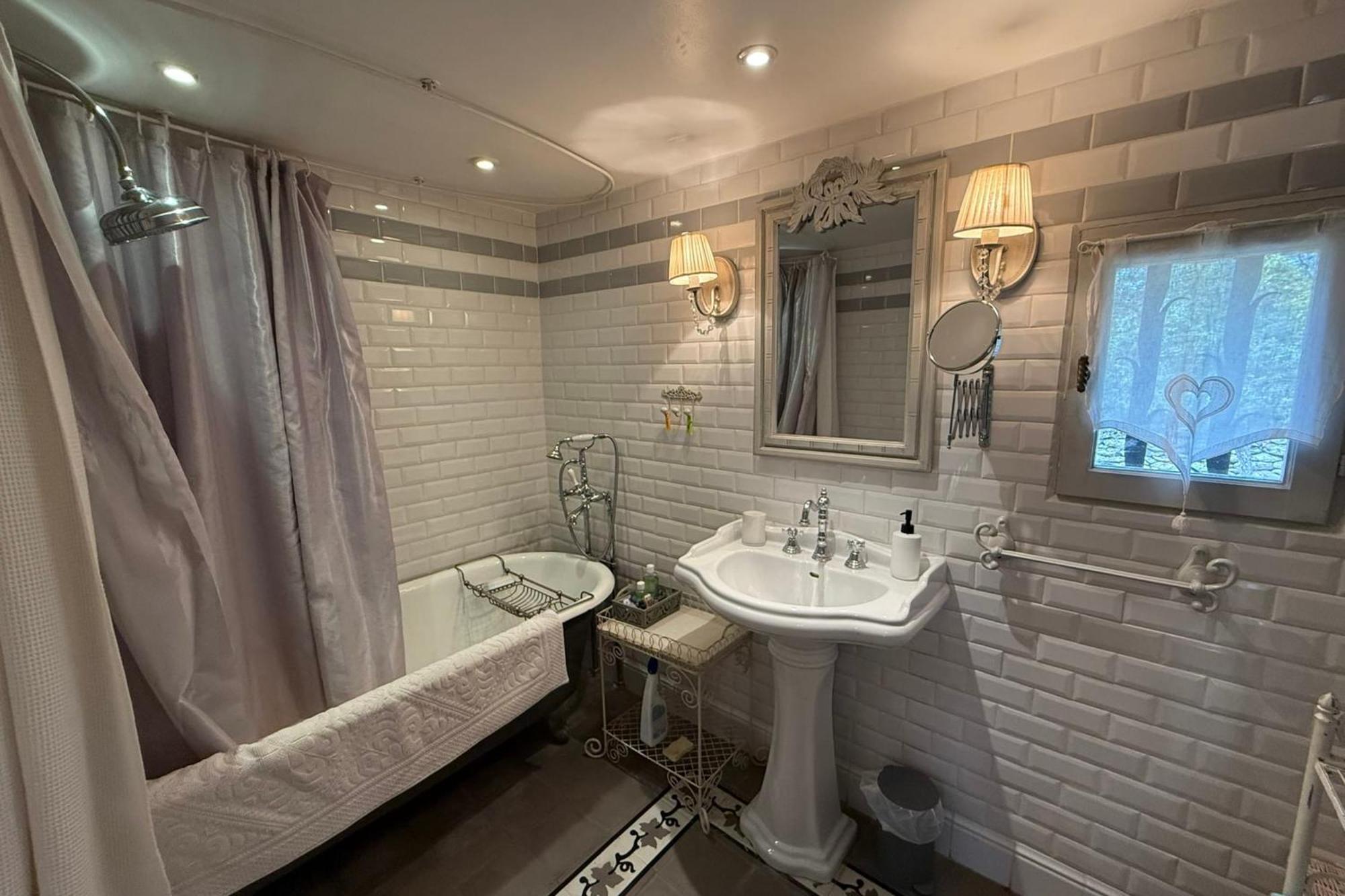 לאקוסט Beautiful Provencal Villa With Pool And Jacuzzi מראה חיצוני תמונה